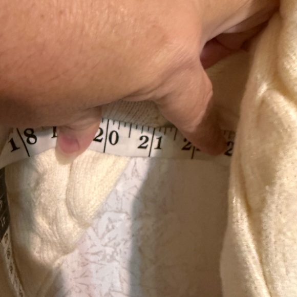 Shey and Shawn Elegant V-Neck Cable Knit Dress With Pencil Skirt - Cream, Sm - Picture 8 of 9